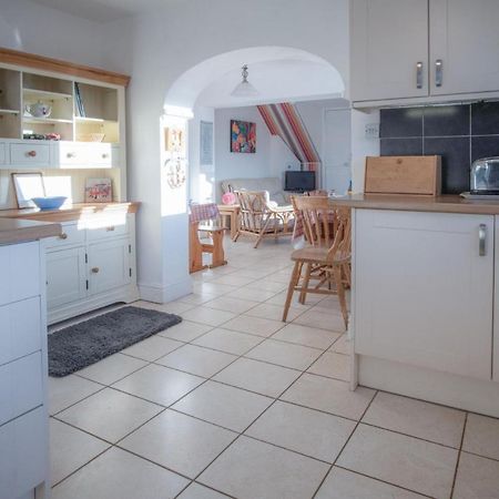 Maytree Cottage - 4 Bedroom Holiday Home - تينبي المظهر الخارجي الصورة